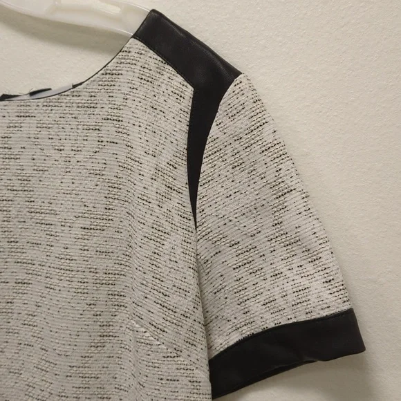 the Ricochet Klee Dress - Full Rear Zip - Flirty & Work Appropriate - Academia - Picture 4 of 16